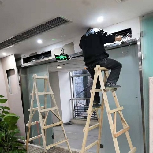 成都維修感應(yīng)門服務(wù)電話,成都維修自動感應(yīng)門大概要多少錢 成都維修感應(yīng)門服務(wù)電話,成都維修自動感應(yīng)門大概要多少錢