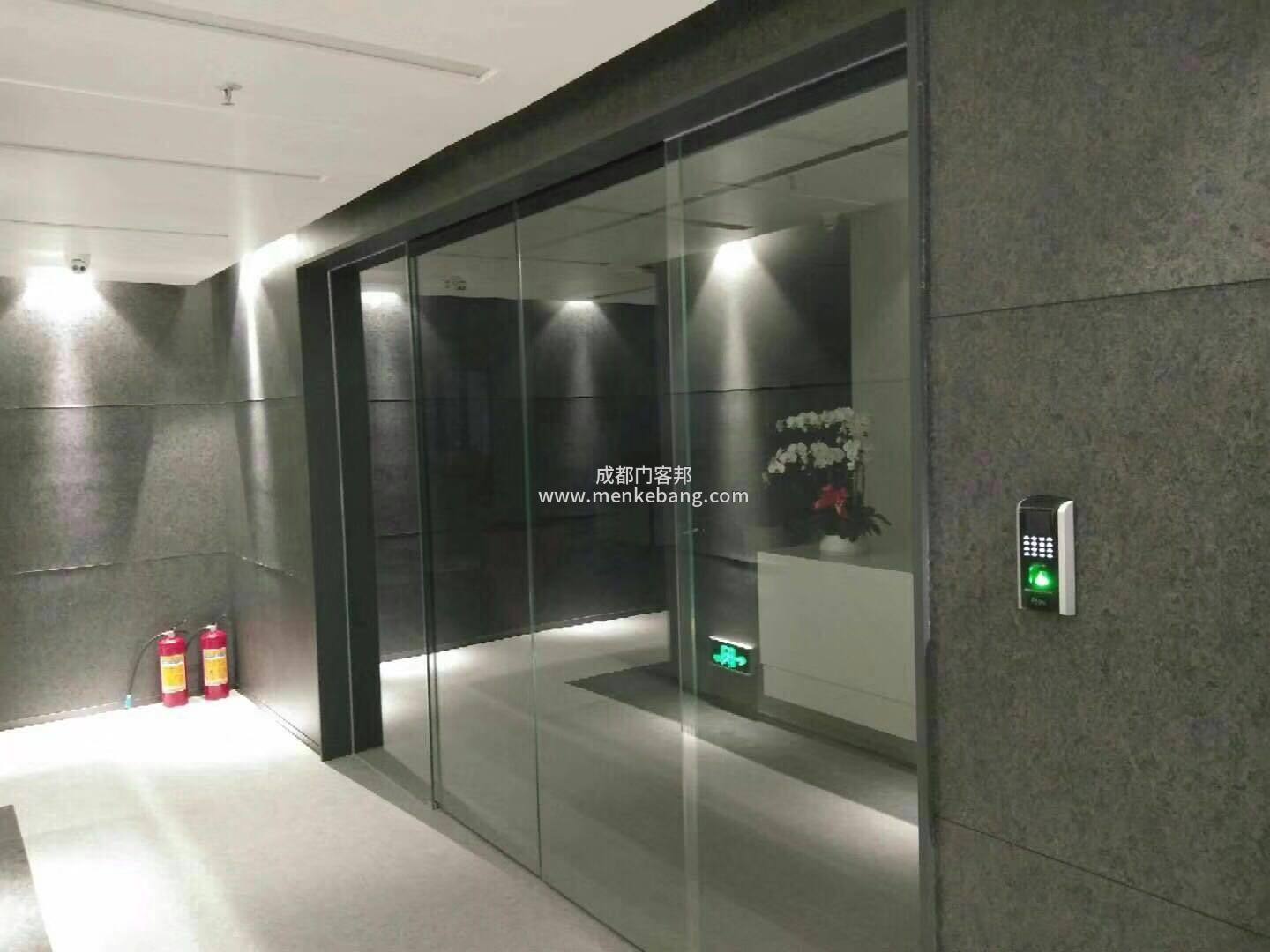 自動門門禁作用