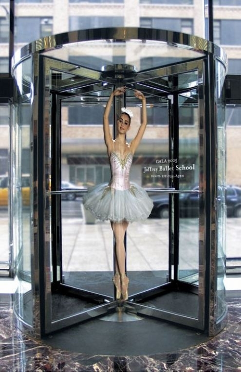 請注意自動旋轉門紅外傳感器盲區 請注意自動旋轉門紅外傳感器盲區